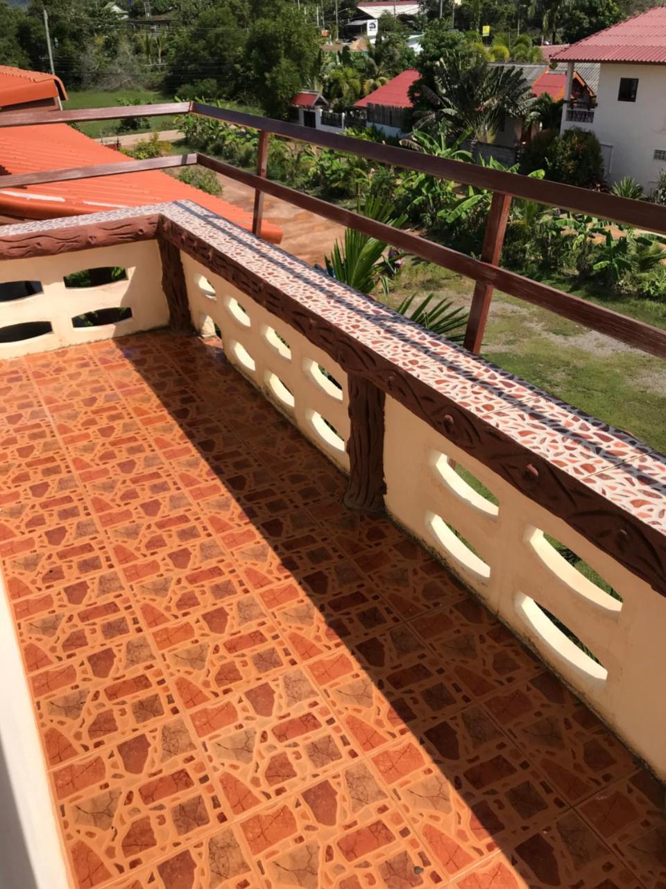 Lanta School Beach Resort Koh Lanta Exterior foto